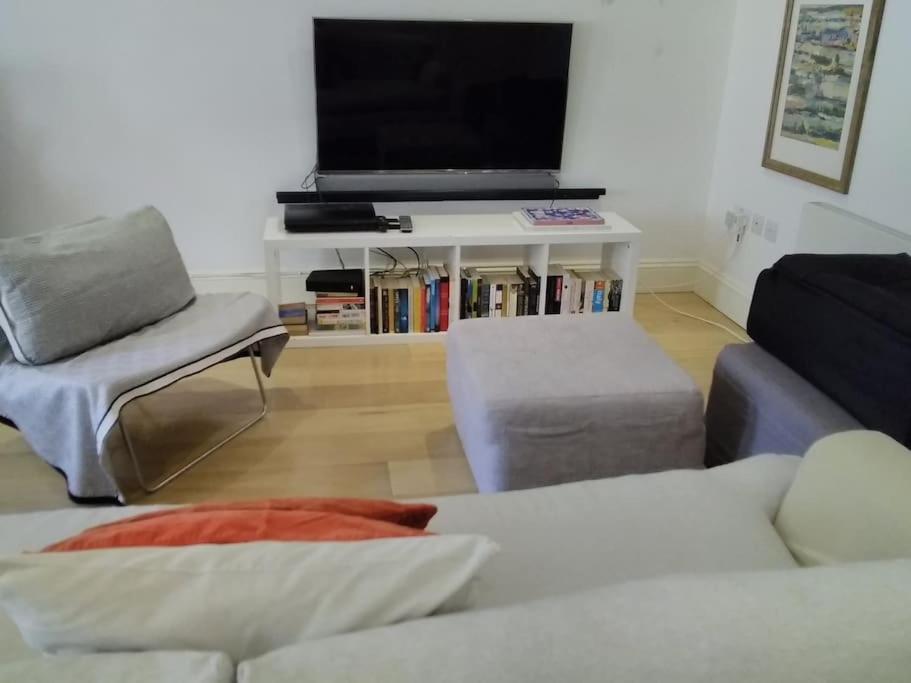 Superior 5* Kensington, London Flat + Free Wi-Fi Apartment Exterior photo