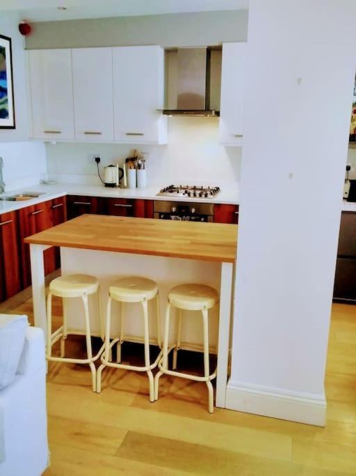 Superior 5* Kensington, London Flat + Free Wi-Fi Apartment Exterior photo