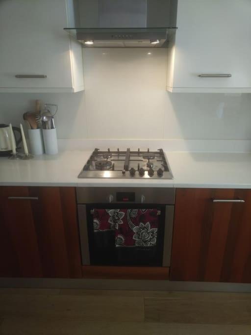 Superior 5* Kensington, London Flat + Free Wi-Fi Apartment Exterior photo