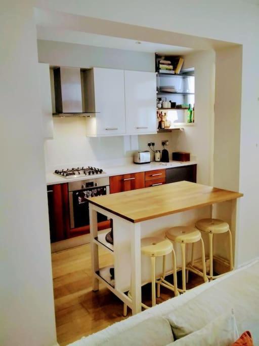 Superior 5* Kensington, London Flat + Free Wi-Fi Apartment Exterior photo
