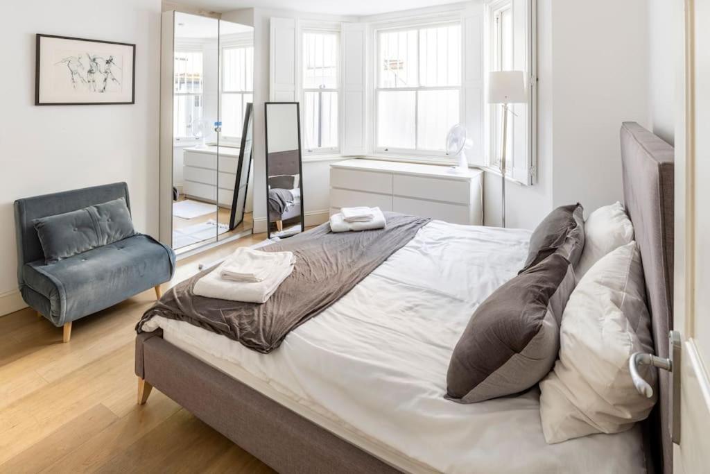 Superior 5* Kensington, London Flat + Free Wi-Fi Apartment Exterior photo