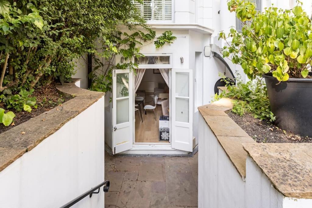 Superior 5* Kensington, London Flat + Free Wi-Fi Apartment Exterior photo